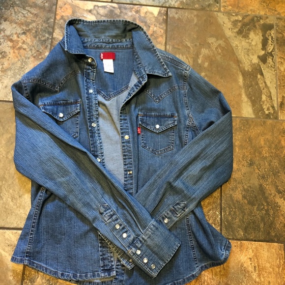 Levi’s Vintage Blue Jean Jacket - Picture 3 of 5